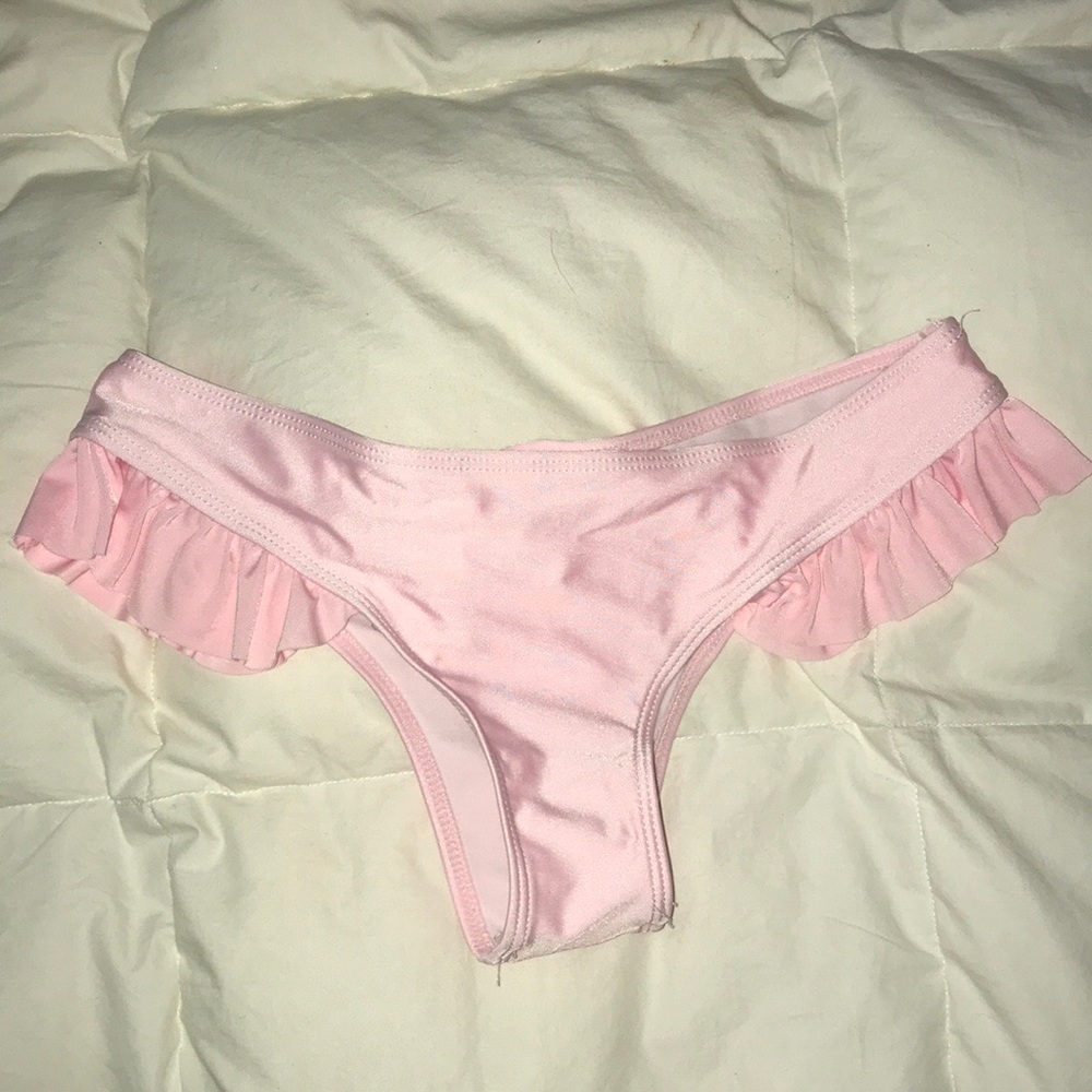 NWOT SHEIN Ruffled Pink Bikini Bottoms